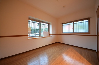 Other room space.  ☆ Space in the sun ☆