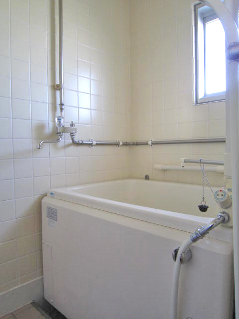 Bath. With reheating function