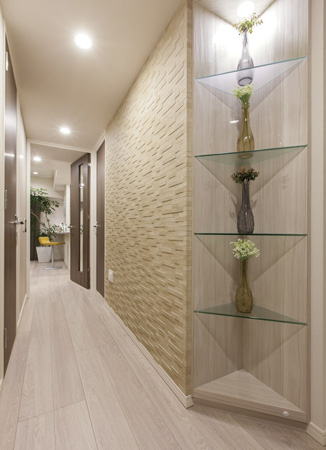 Interior.  [Entrance hall] (Model Room D type)