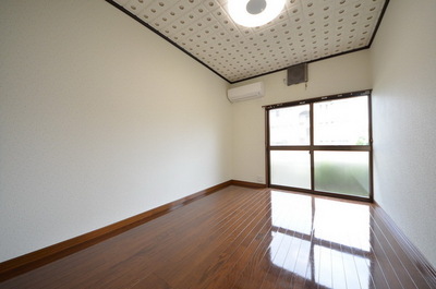 Other room space.  ☆ Space in the sun ☆