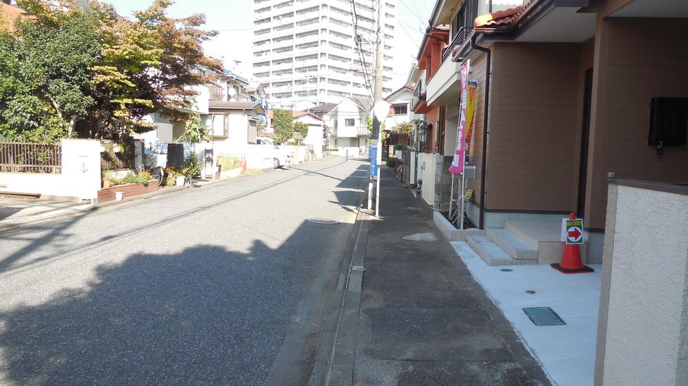 Local photos, including front road. Local (10 May 2013) Shooting