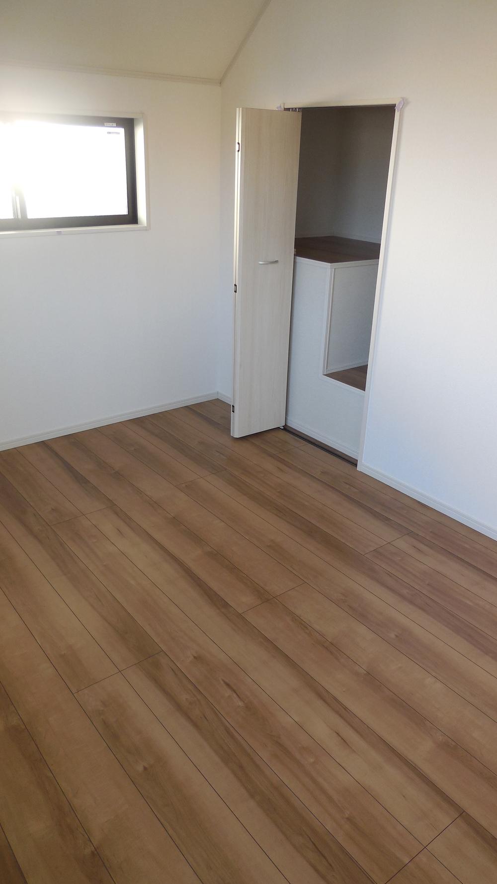 Non-living room. Indoor (10 May 2013) Shooting