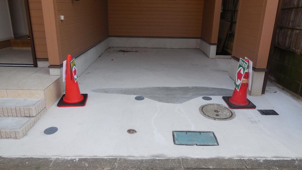 Parking lot. Local (10 May 2013) Shooting