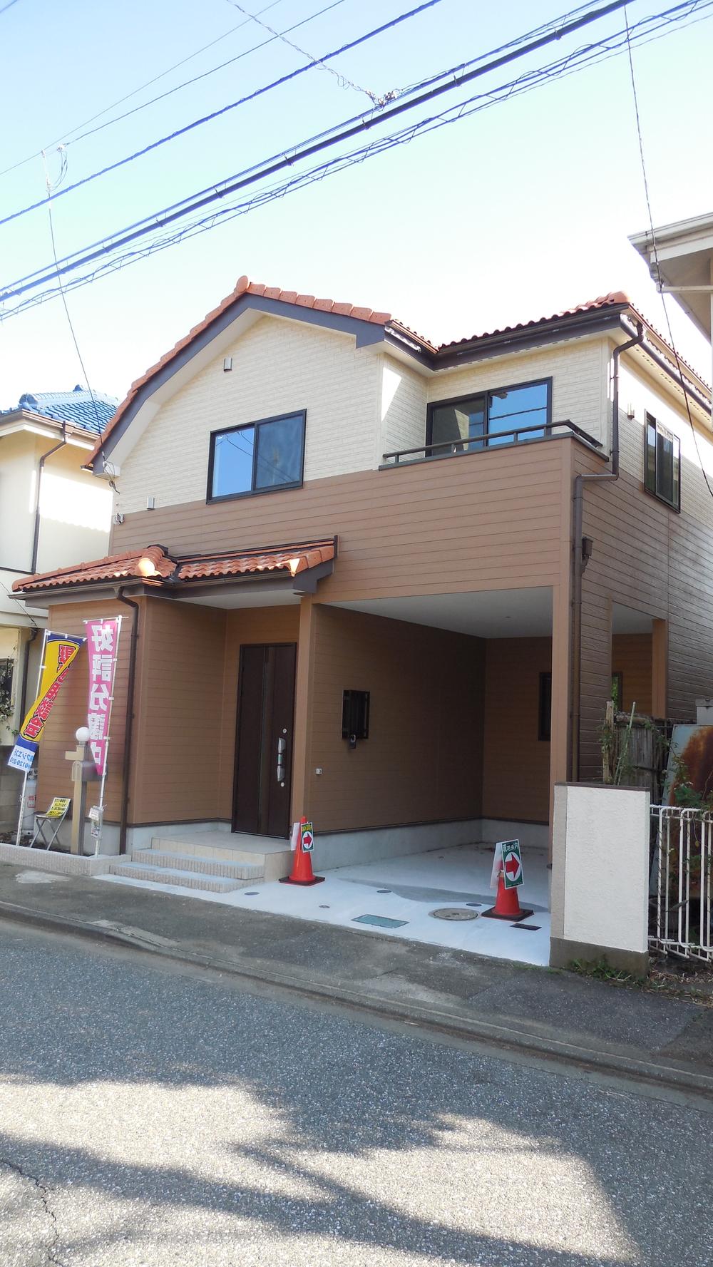 Local appearance photo. Local (10 May 2013) Shooting