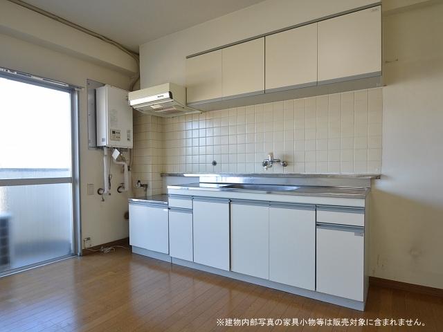 Kitchen. Sunrise National Kitchen