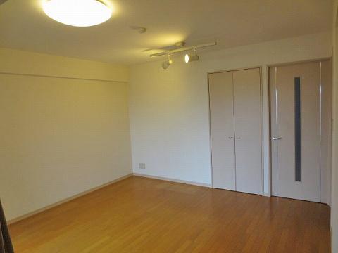 Non-living room. Local (June 2013) Shooting
