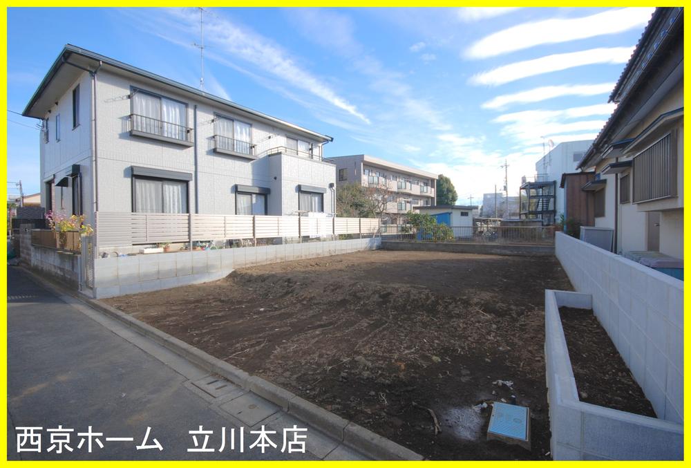 Local appearance photo. Local shooting