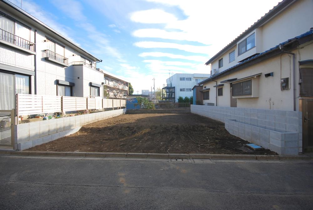 Local appearance photo. Local shooting