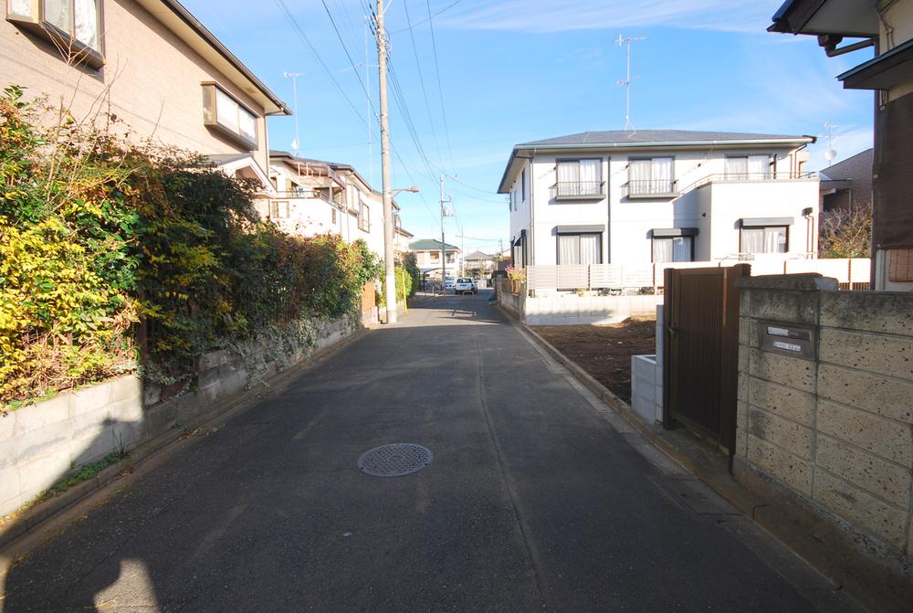 Local photos, including front road. Local shooting