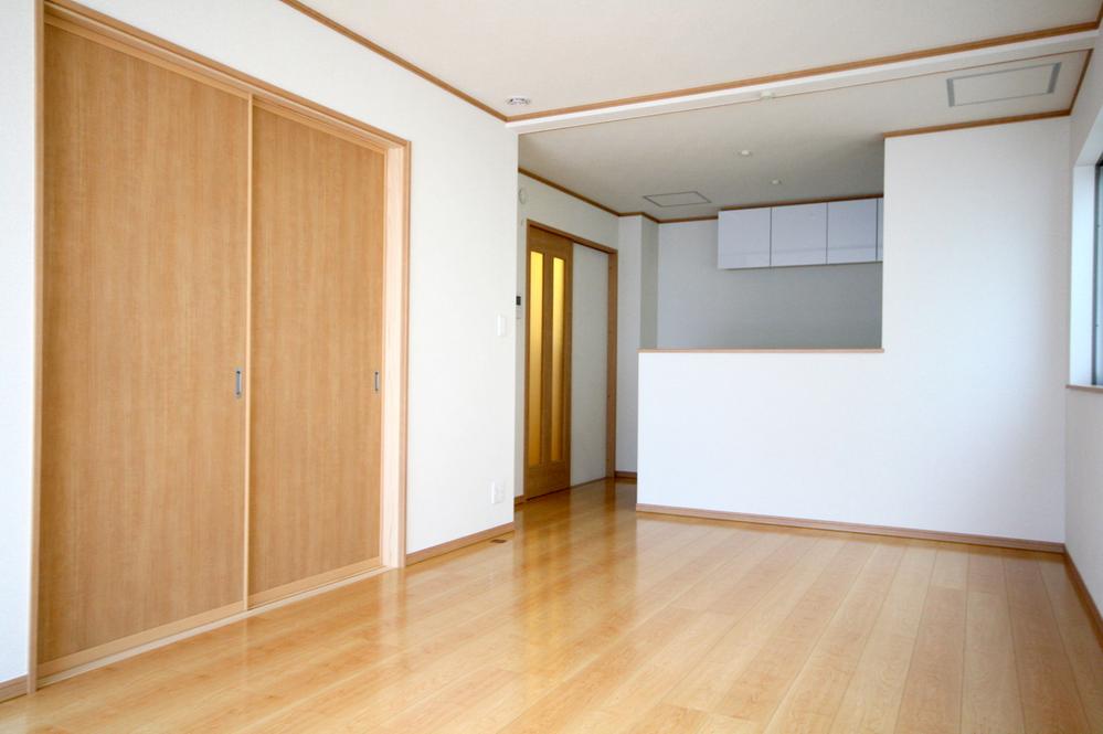 Same specifications photos (living). Example of construction