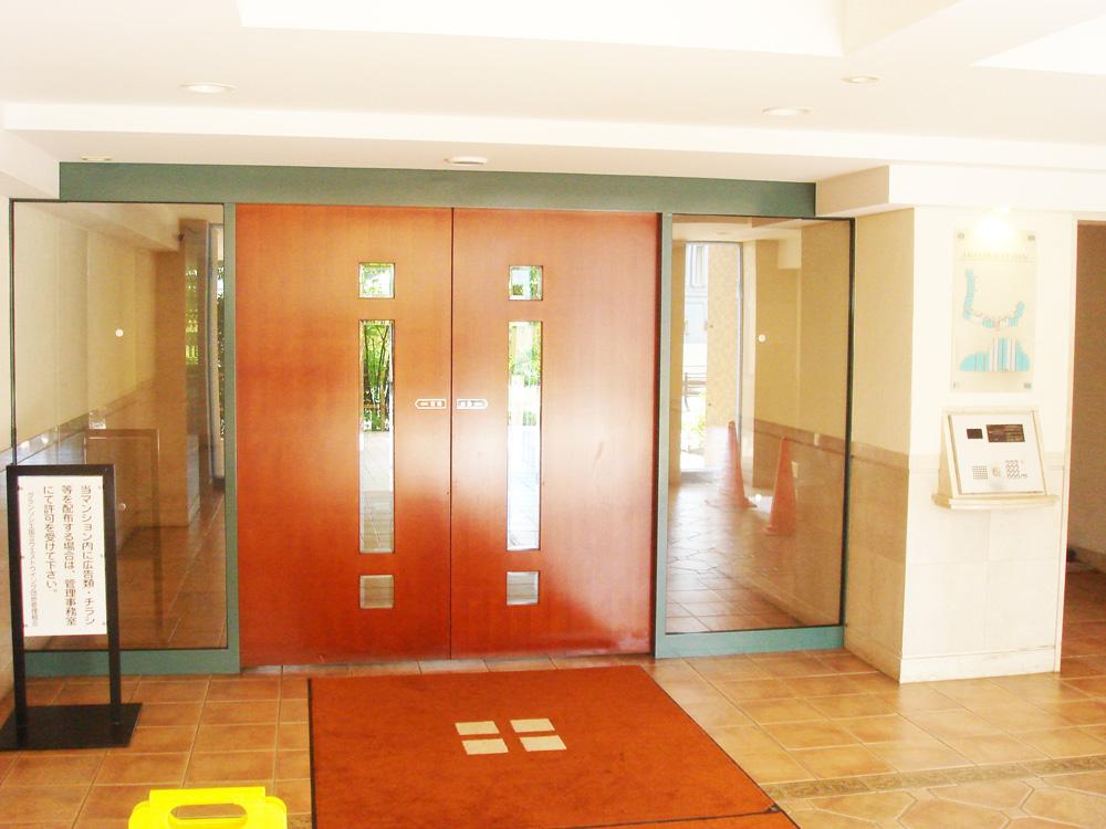 Entrance. ● in the Entrance