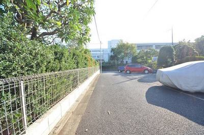 Other. 1m to the periphery (other)