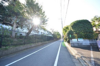 Other. 1m to the periphery (other)