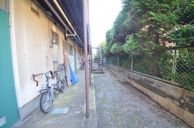 Other. 1m to the periphery (other)