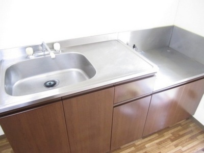 Kitchen. Two-burner gas stove installation Allowed