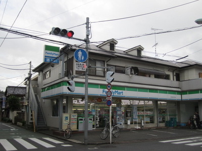 Convenience store. 270m to Family Mart (convenience store)