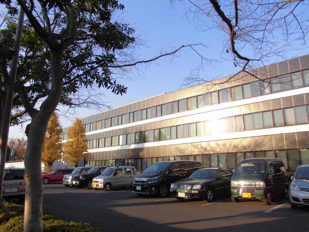 Government office. National 421m to City Hall (government office)