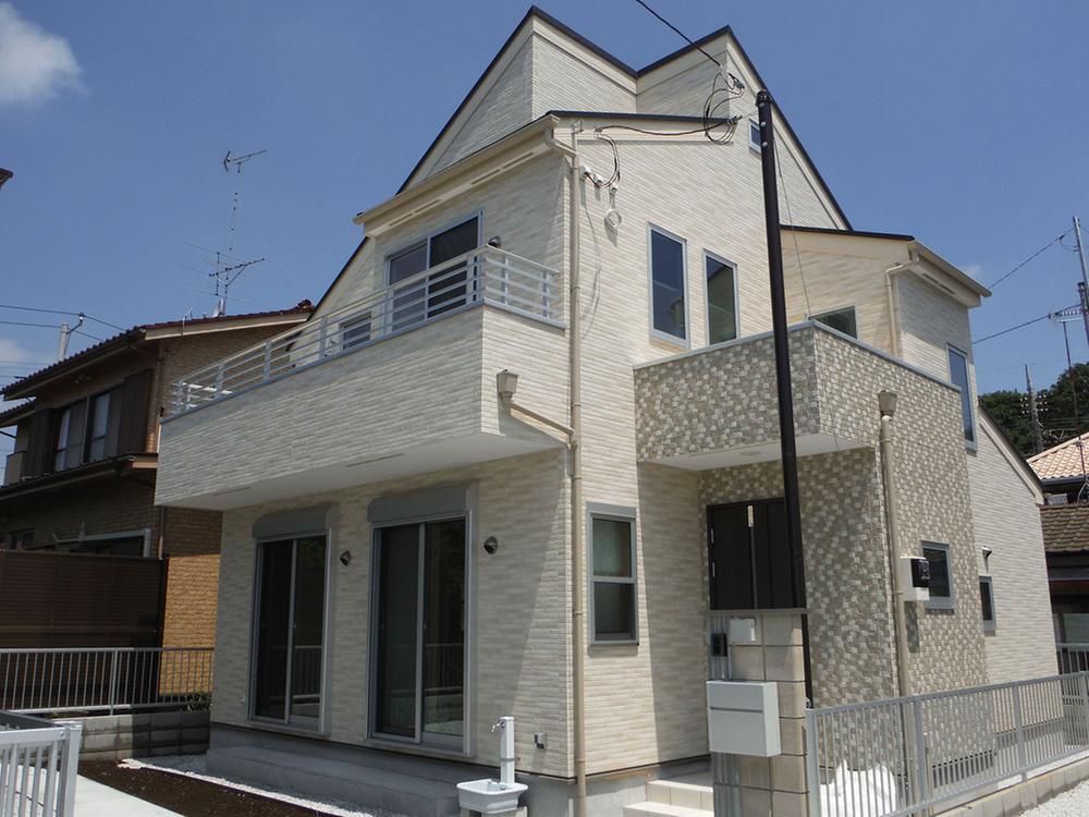 Building plan example (exterior photos). Appearance enforcement example