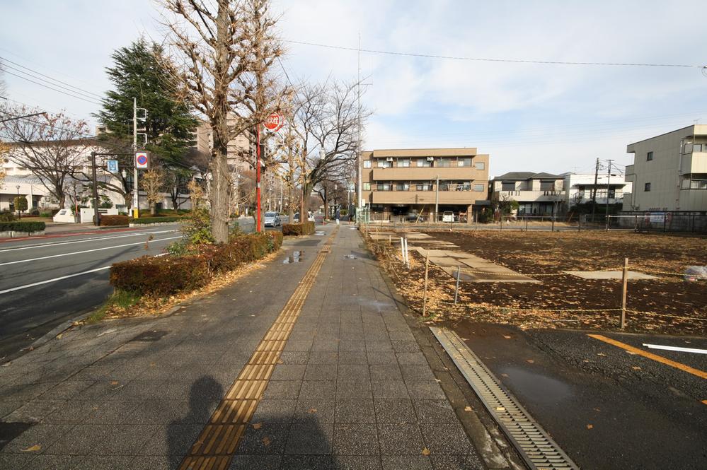 Local photos, including front road. Local Photos