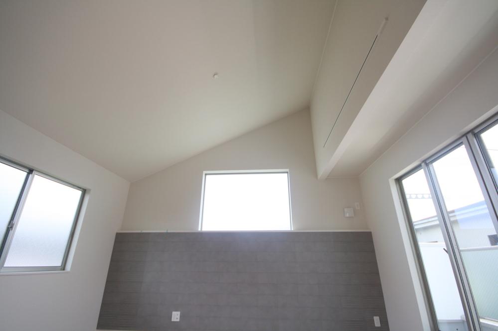 Living. Local Photos