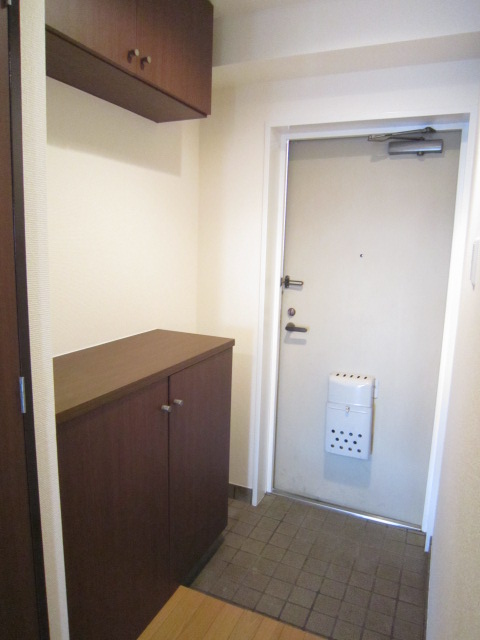 Entrance. Entrance storage also rich