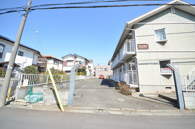 Other. 1m to the periphery (other)