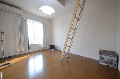 Living and room.  ☆ Room space ☆