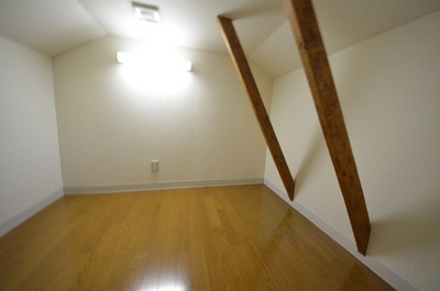 Other room space.  ☆ loft ☆