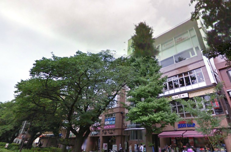 Shopping centre. Popolo shopping center National Museum until the (shopping center) 880m