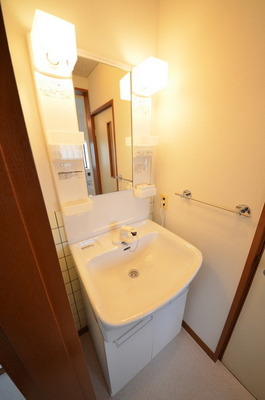 Washroom. Independent wash