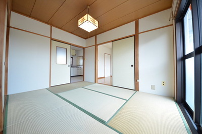 Other room space. Japanese-style room 6 quires
