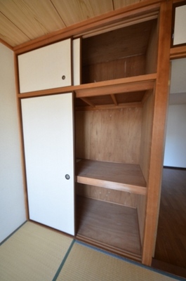 Receipt. Storage lot