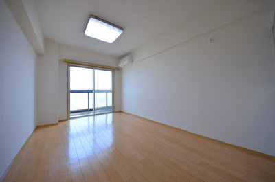 Living and room. ☆ Free to arrange space ☆