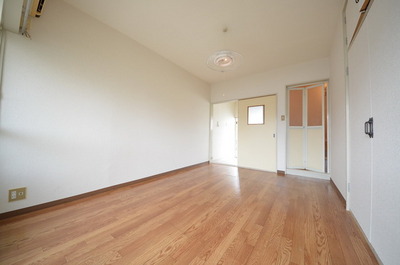 Other room space.  ☆ Space in the sun ☆