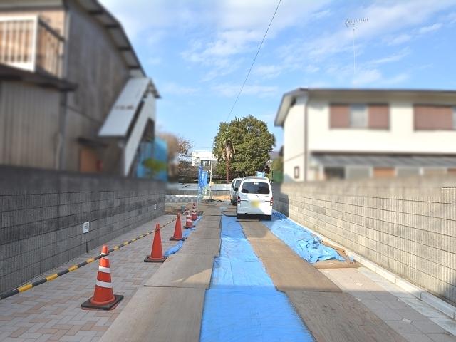 Local photos, including front road. National community-acquired 1-chome new road 2013 / 12 / 7 Shooting