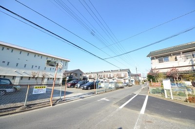 Other. 1m to the periphery (other)