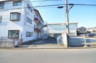 Other. 1m to the periphery (other)