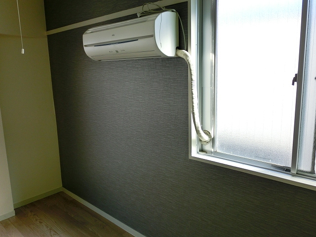 Other room space. Wall accent cross specification