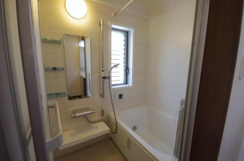 Bathroom. Indoor (11 May 2013) Shooting