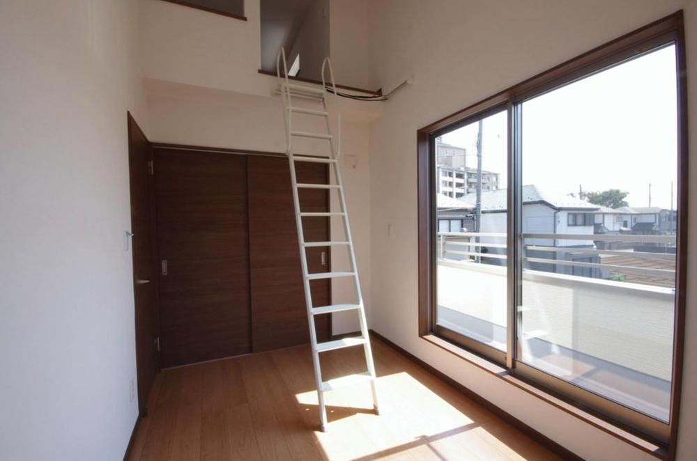 Non-living room. Indoor (11 May 2013) Shooting