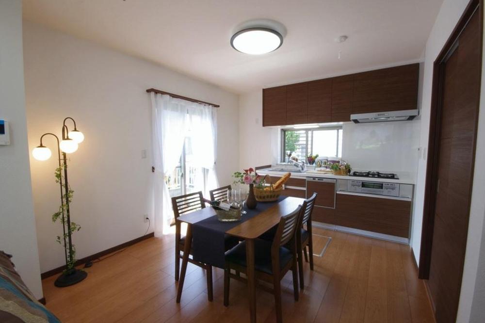 Kitchen. Indoor (11 May 2013) Shooting