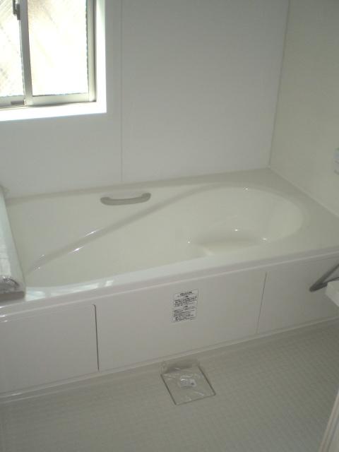Bathroom. Building 3 room Please heal slowly the body in the spacious bathtub!