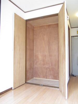 Other Equipment. Western-style housing