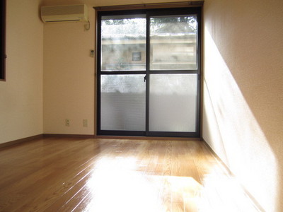 Living and room. Western-style 6 Pledge