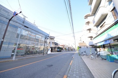 Other. 1m to the periphery (other)