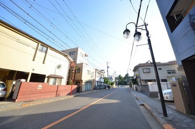 Other. 1m to the periphery (other)