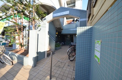 Other. 1m to the periphery (other)