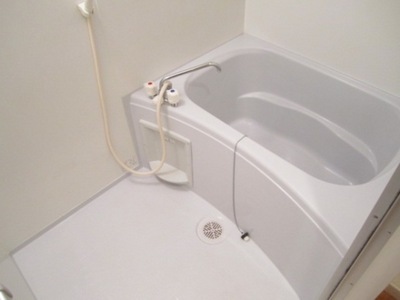 Bath. Comfortable bus