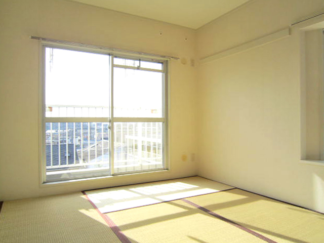 Living and room. South bright Japanese-style room