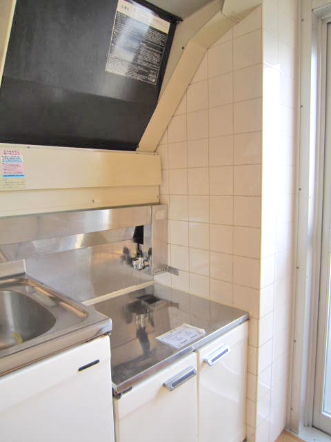 Kitchen. Stove Storage